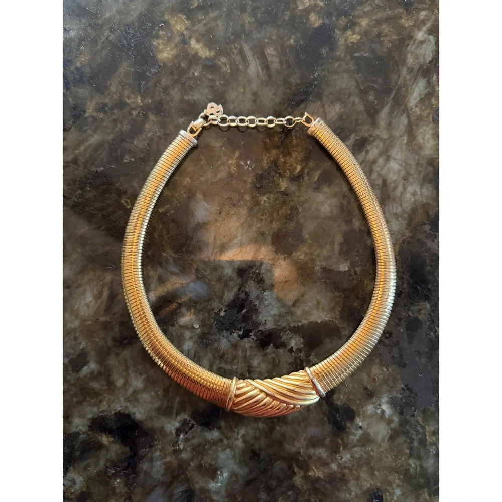 Christian Dior Vintage Gold Tone Gaspipe Tubogas Collar Necklace CD Logo Charm - Picture 3 of 10